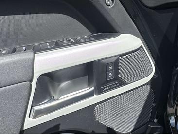 Land Rover Defender 110 D250 X-Dynamic SE SHZ NAVI 360° — photo 22
