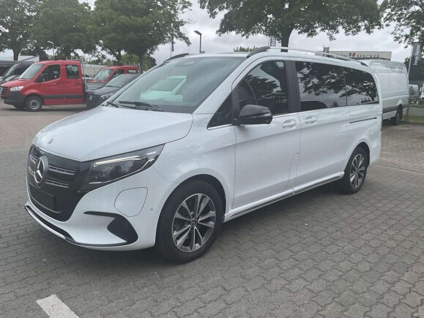 Mercedes EQV 300 Airmatic - 2024 - Joinsteer - #1