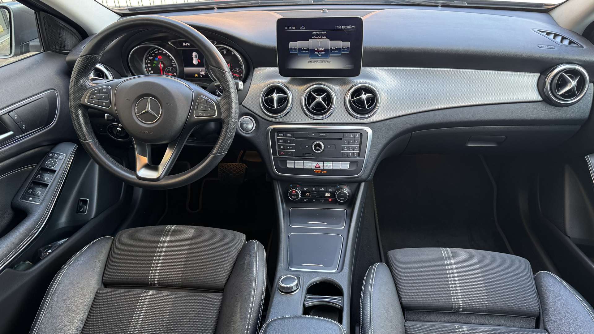 Mercedes GLA 200 Premium Sport - 2020 - Joinsteer - #9