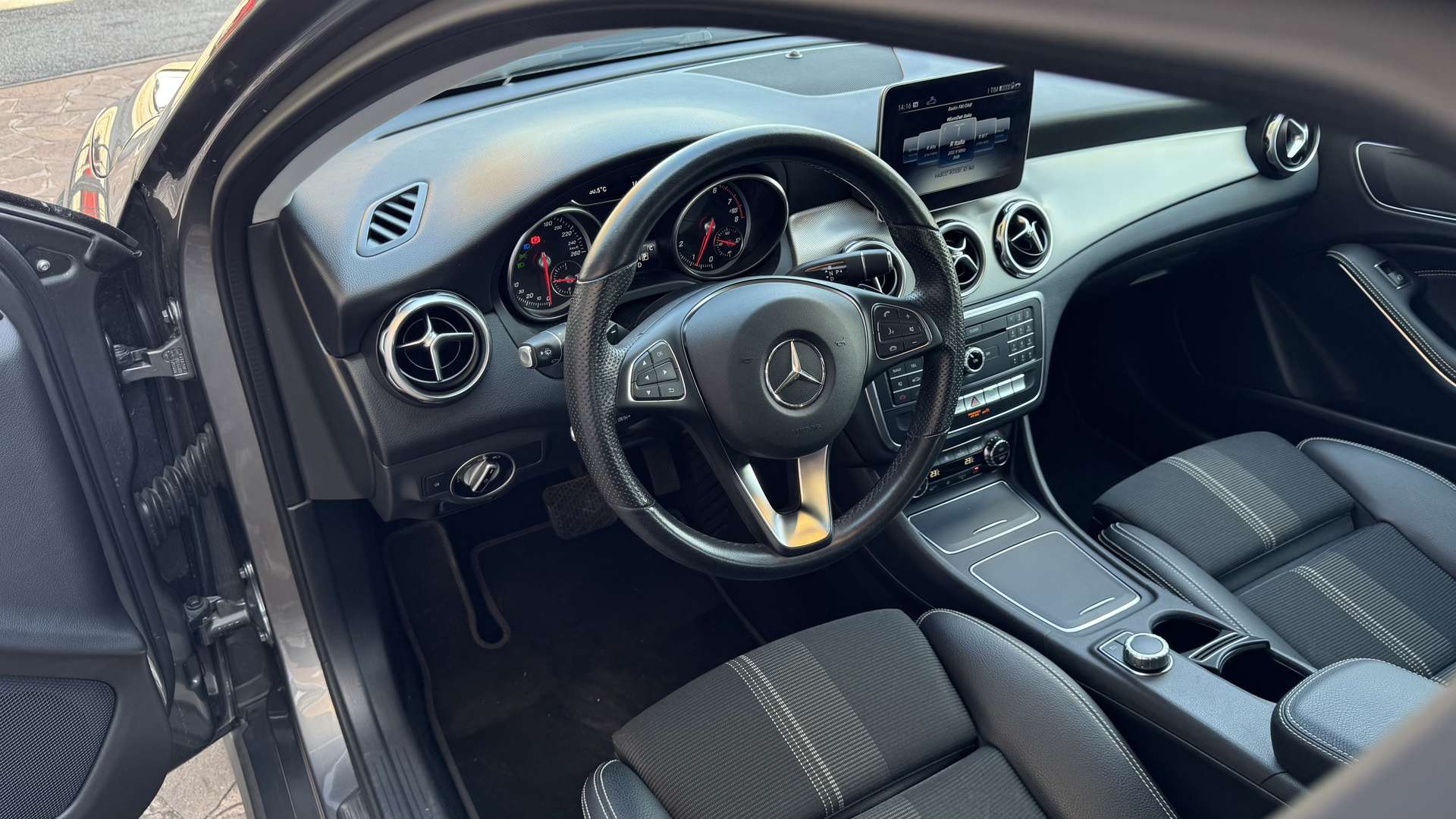 Mercedes GLA 200 Premium Sport - 2020 - Joinsteer - #11