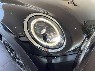 Mini Cooper E — photo 10