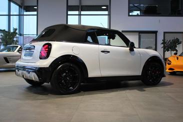 Mini Cabrio John Cooper Works — photo 18