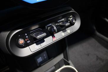 Mini Cabrio John Cooper Works — photo 25