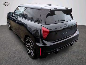 Mini Cooper SE JCW — photo 7
