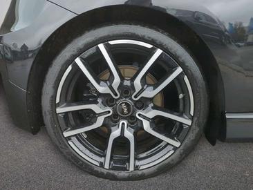 Mini Cooper SE JCW — photo 9