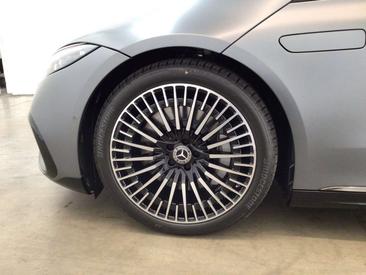 Mercedes EQS 580 AMG Line — photo 4