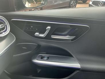 Mercedes Classe C 200 Night Edition — photo 22