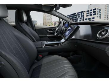 Mercedes EQE 350 AMG Line — photo 7