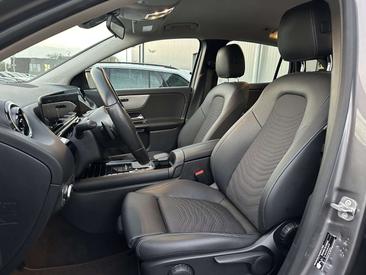 Mercedes GLA 180 — photo 8