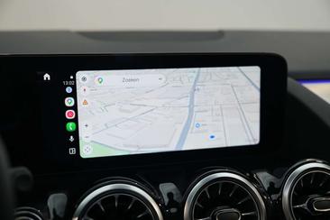 Mercedes GLA 250 Year Edition — photo 31