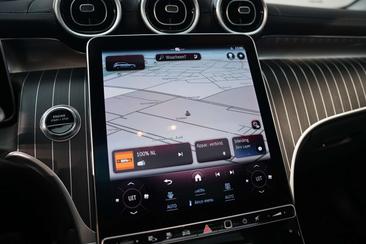 Mercedes GLC 400 AMG Line — photo 25