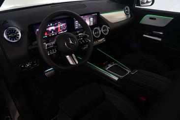 Mercedes GLA 250 Year Edition — photo 36