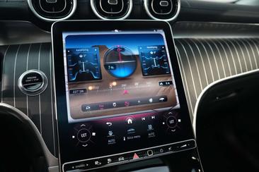 Mercedes GLC 400 AMG Line — photo 27