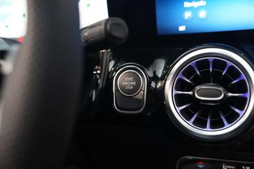Mercedes GLA 250 Year Edition — photo 44