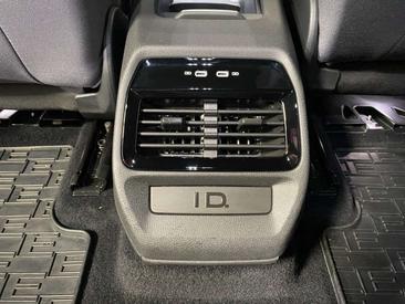 Volkswagen ID.4 Performance — photo 9