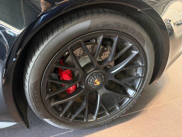 Porsche 991 I Carrera 4 GTS Cabriolet — photo 9