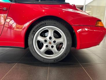 Porsche 993 Carrera Cabriolet — photo 16