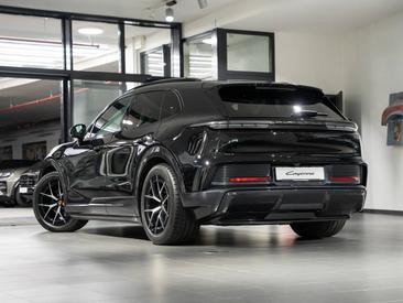 Porsche Cayenne E4 Electric — photo 3