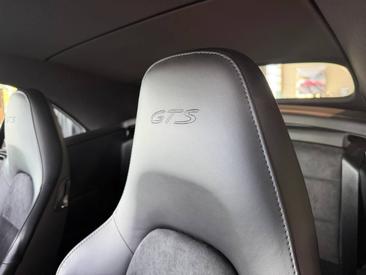 Porsche 991 I Carrera 4 GTS Cabriolet — photo 23