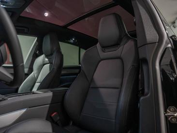 Porsche Cayenne E4 Electric — photo 5