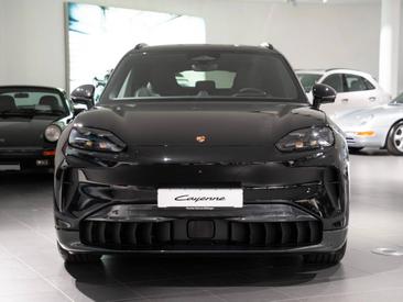 Porsche Cayenne E4 Electric — photo 8