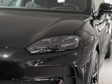 Porsche Cayenne E4 Electric — photo 14