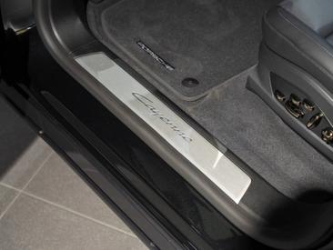 Porsche Cayenne E4 Electric — photo 17