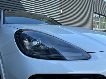 Porsche Cayenne III E-Hybrid Coupé Platinum Edition — photo 9