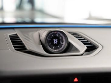 Porsche Cayenne E4 Electric — photo 31