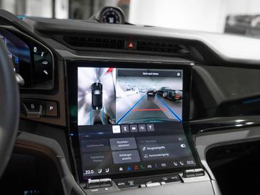 Porsche Cayenne E4 Electric — photo 34