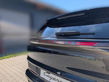 Porsche Cayenne E4 Turbo Electric — photo 7