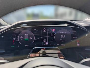 Porsche Cayenne E4 Turbo Electric — photo 11