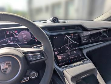 Porsche Cayenne E4 Turbo Electric — photo 12