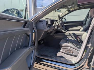 Porsche Cayenne E4 Turbo Electric — photo 16