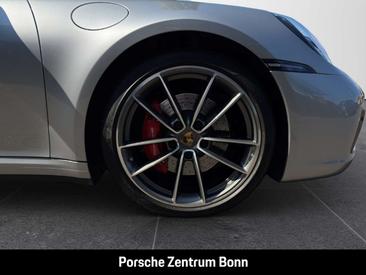 Porsche 992 I Carrera 4S — photo 23