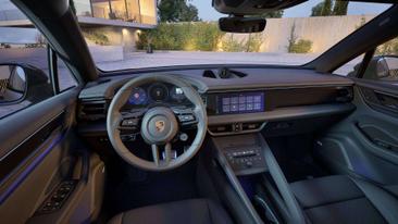 Porsche Macan 4S — photo 28