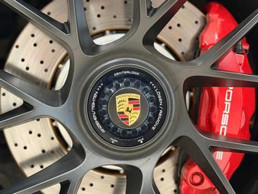 Porsche 991 GTS — photo 9