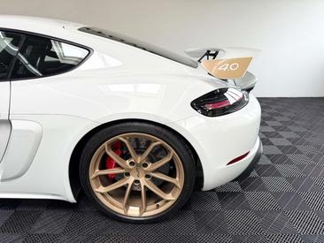 Porsche 718 Cayman GT4 — photo 8