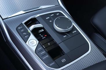 BMW Série 3 Shadow Line 330e XDrive — photo 17