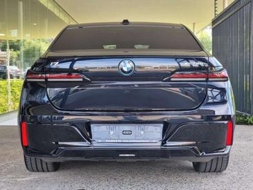 BMW I7 XDrive60 — photo 4