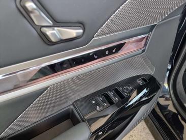BMW I7 XDrive60 — photo 26