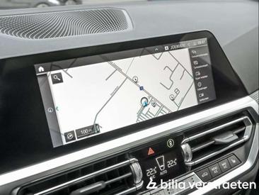 BMW Série 3 330e — photo 13