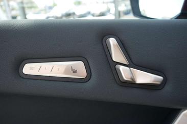 BMW IX XDrive40 — photo 9