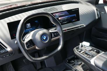 BMW IX XDrive40 — photo 12