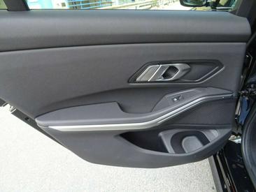 BMW Série 3 Touring 330e XDrive — photo 22