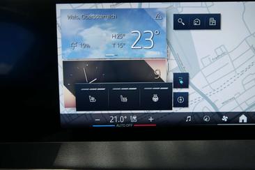BMW IX XDrive40 — photo 23