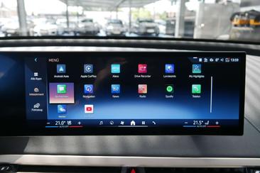 BMW IX XDrive40 — photo 29