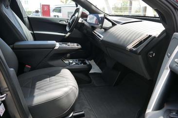 BMW IX XDrive40 — photo 36