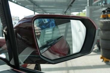 BMW IX XDrive40 — photo 38