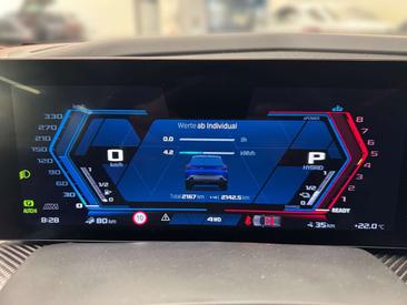 BMW XM 50e — photo 8